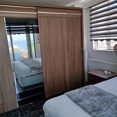 Kadinlar Denizi Manzarali Villa Kusadasi