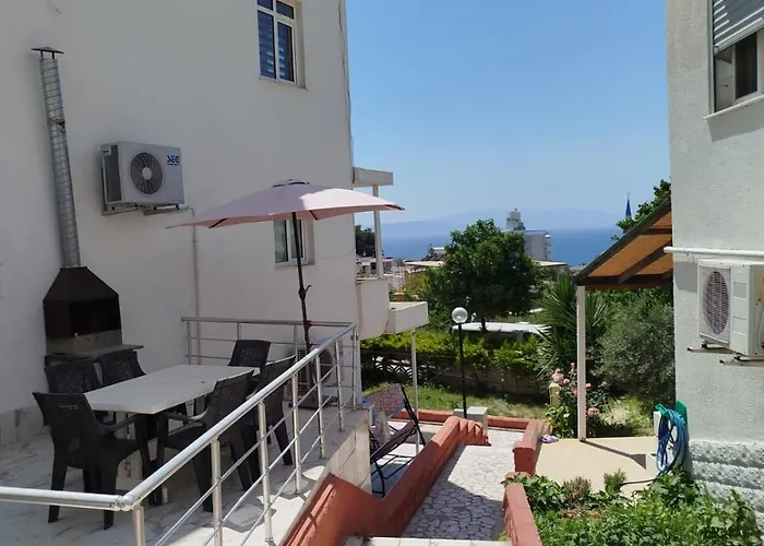 Kadinlar Denizi Manzarali Kusadasi