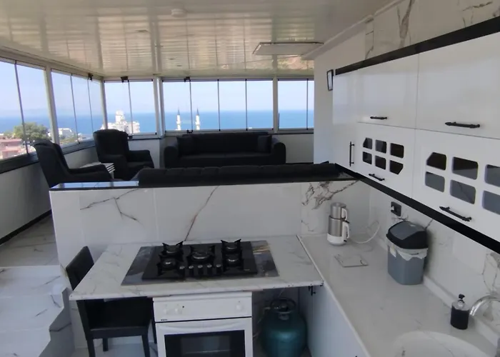 Kadinlar Denizi Manzarali Villa Kusadasi