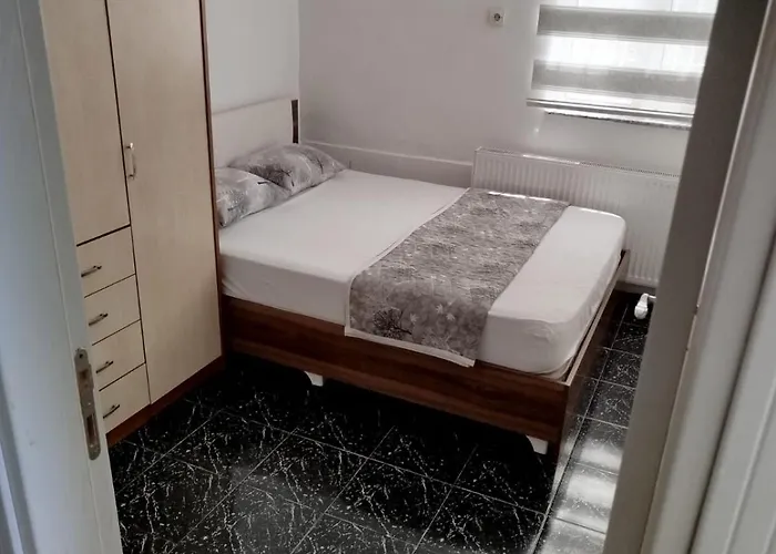 Kadinlar Denizi Manzarali * Kusadasi