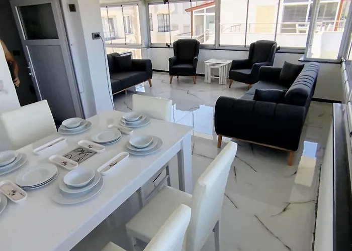 Kadinlar Denizi Manzarali Villa Kusadasi