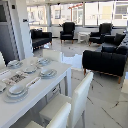 Kadinlar Denizi Manzarali Villa Kusadasi